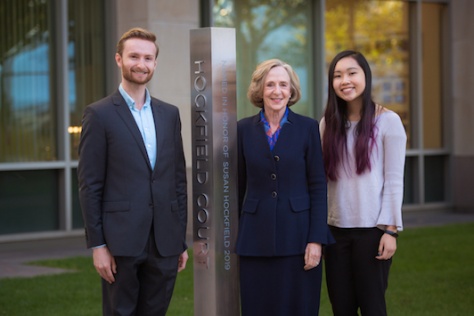 Susan Hockfield with two of her former first-year advisees, Jesse D. Kirkpatrick ’15 and Susan Su ’22